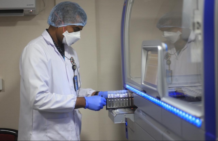 ކޮވިޑަށް ޓެސްޓްކުރާ މެޝިނެއް މައްސަލަ ޖެހިއްޖެ