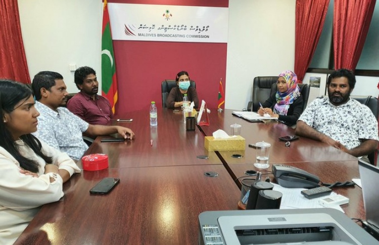 ކޮވިޑް-19: ބްރޯޑްކާސްޓަރުންގެ ހާލަތު ބަލައި އެހީވަނީ