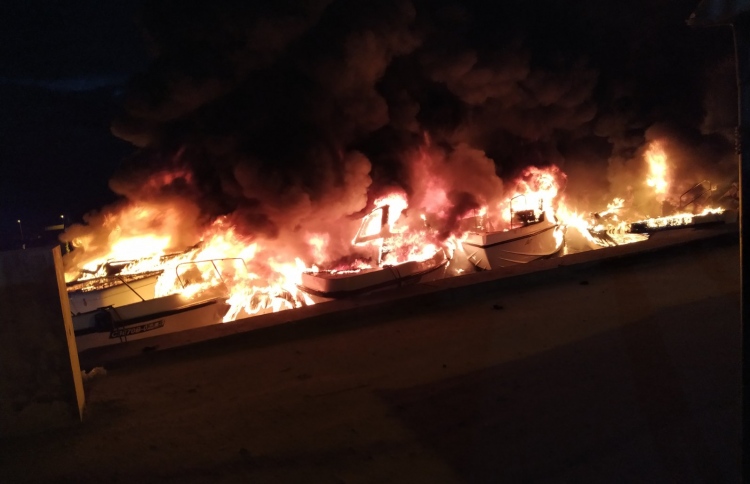 ލޯންޗްތަކުގައި ރޯކޮށްލުމުގެ ޒިންމާ އައިއެސްއިން ނަގައިފި