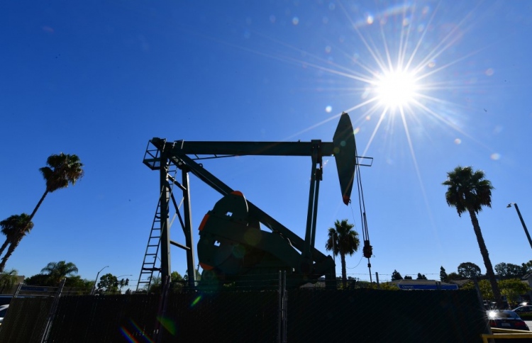 ތެލުގެ އަގު ބޮޑުތަނުން ދަށަށް