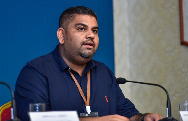 އެބާރުލުން ނުދިން މީހާ އެއްބާރުލުން ދޭން ފަށައިފި