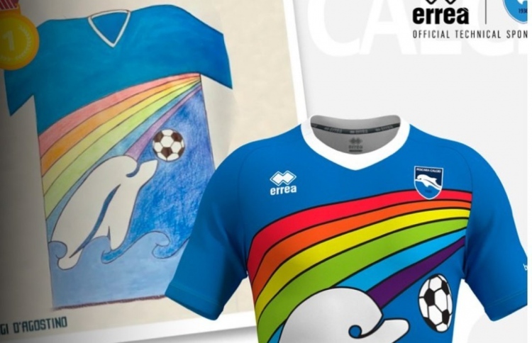 ކުޑަކުއްޖެއްގެ ކުރެހުމެއް އިޓަލީ ޓީމެއްގެ ޖާޒީގައި