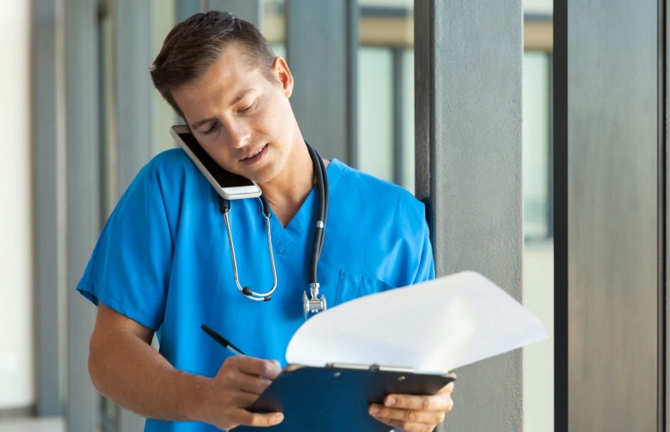 ސެމްސަންގުން ސިއްހީ އެހީތެރިންގެ ފޯނު ހިލޭ ހަދައިދެނީ