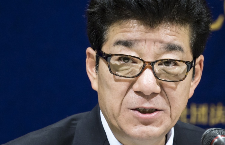 އަންހެނުން ބާޒާރުކުރަން ގިނައިރުވެޔޭ ބުނުމުން ފާޑުކިޔަނީ