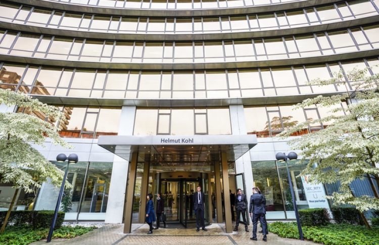 އީޔޫ ޕާލިމަންޓް އިމާރާތް ވަގުތީ ހިޔަލަކަށް