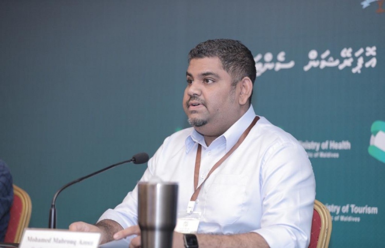 މަނަދޫގެ 15 ސިއްހީ އެހީތެރިއަކު އެކަހެރިކޮށްފި