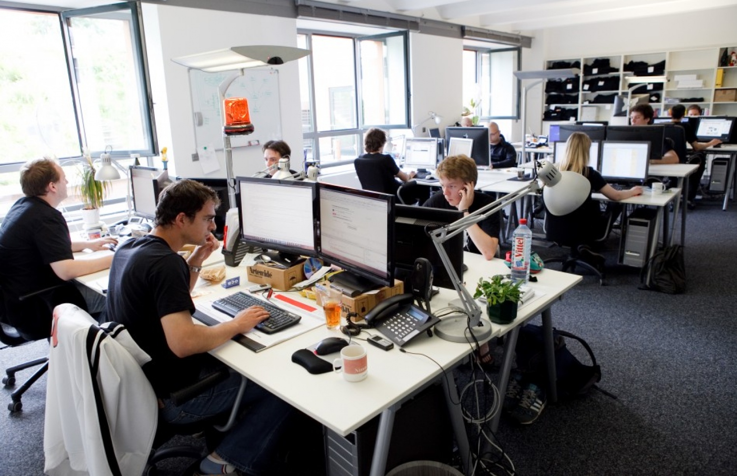 ގޫގުލްގެ މުވައްޒަފުންތަކެއް.