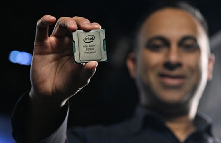 ކޮވިޑް-19ގެ މީހުންނާ އެކު އިންޓެލް މަސައްކަތުގައި