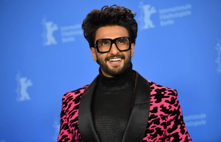 ސައިން ލެންގްއޭޖް ރަސްމީކުރަން ރަންވީރުގެ ޕެޓިޝަނެއް