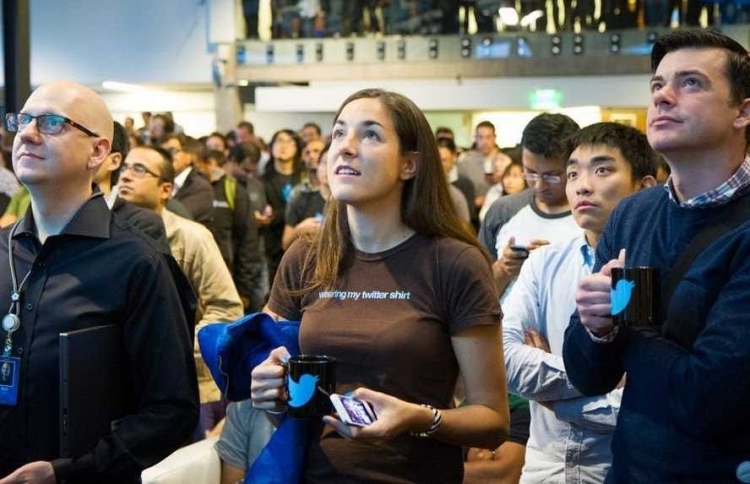 ޓްވިޓާގެ ސްޓާފުންނަށް އަބަދު ގޭގައި މަސައްކަތްކުރެވޭނެ