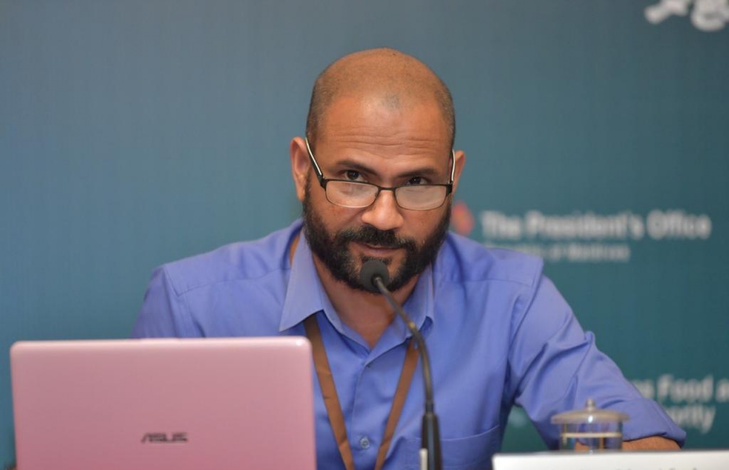 މިރޭގެ މީޑިއާ ބްރީފިންގައި ޑރ.އަފްޒަލް ވާހަކަ ދައްކަވަނީ.