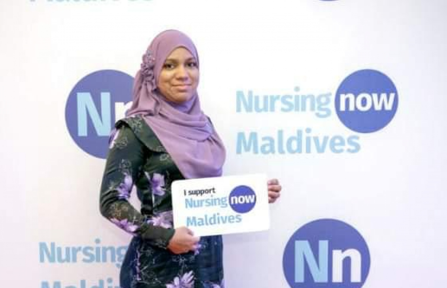 ޝިފާނާ: ނަރުހެއްގެ ގޮތުން އޭނާ ވަޒީފާ އަދާކުރަމުން އަންނަނީ އިސްކަންދަރު ސްކޫލްގައި.