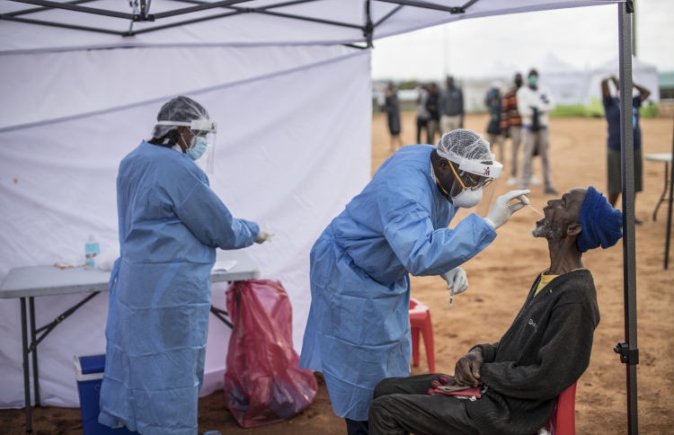 އެފްރިކާ އިން ކޮވިޑް ޖެހޭ މީހުން ވަރަށް ބޮޑަށް ދަށަށް