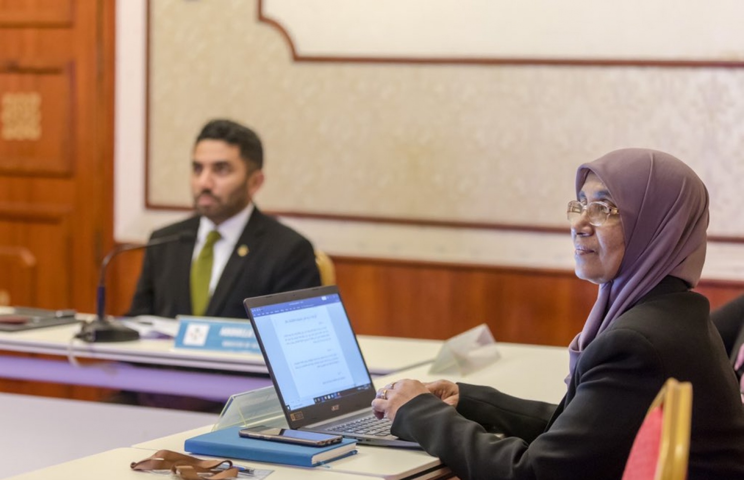 މިއަދު ފެށި މި އަހަރުގެ ވޯލްޑް ހެލްތު އެސެމްބްލީގެ ބައްދަލުވުމުގައި ހެލްތު މިނިސްޓަރު އަމީން އާއި ޑިރެކްޓަ ޖެނެރަލް އޮފް ޕަބްލިކް ހެލްތު މައިމޫނާ ބައިވެރިވެވަޑައިގަންނަވަނީ.---ފޮޓޯ: ހެލްތު މިނިސްޓްރީ