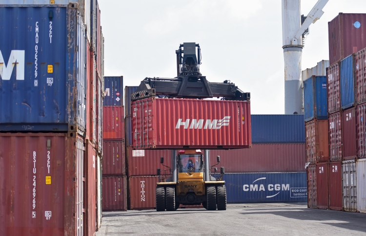 މިއީ ޝިޕިން އެޖެންޓުންގެ "ލޫޓުވުމެއް"!