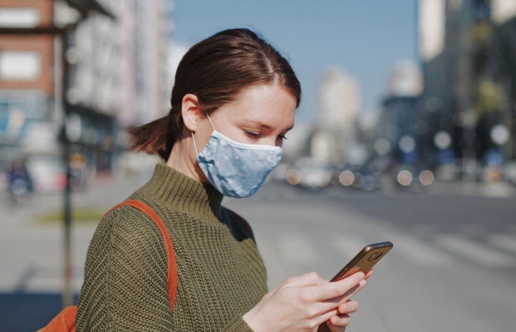 މާސްކް އަޅައިގެން އައިފޯނު ހުޅުވަން ފަސޭހަކޮށްދީފި