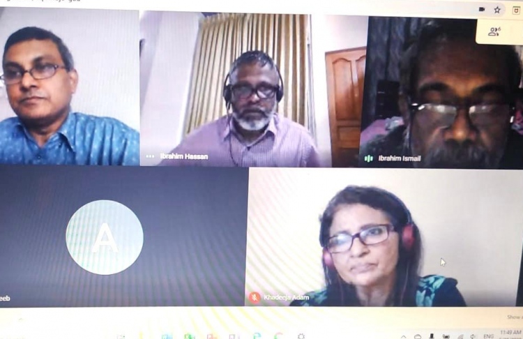 ކޮލެޖުގައި ކިޔަވައިދޭ ބަދަލުތައް ބަލަން ބައްދަލުންތަކެއް