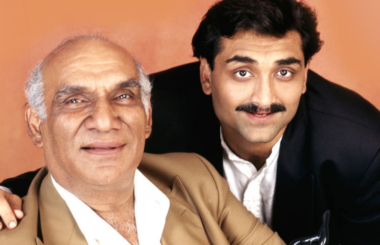 ރާނީގެ ފިރިމީހާ އާދީ އާއި ބަފާބެ ޔާޝް.