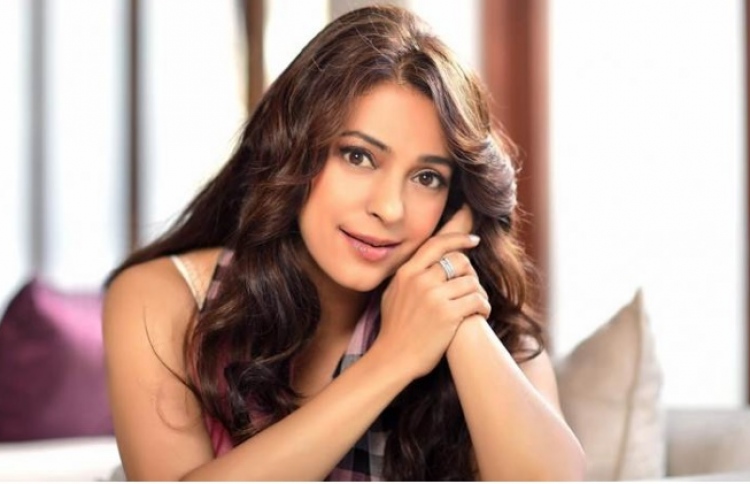 ހާލުގައި ޖެހުނު މީހުންނަށް ޖޫހީގެ އާއިލީ ދަނޑެއް