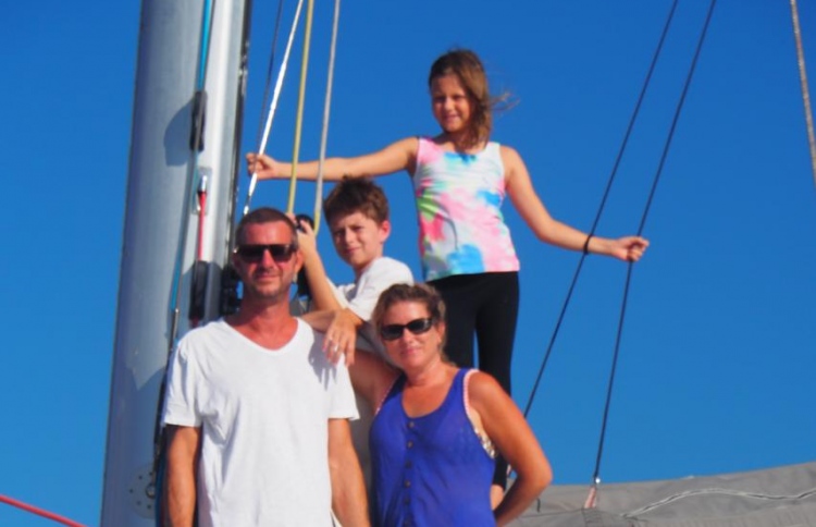 އާއިލާއާ އެކު އުލިގަމު ބަނދަރުގައި ދެ މަސް ދުވަސް!