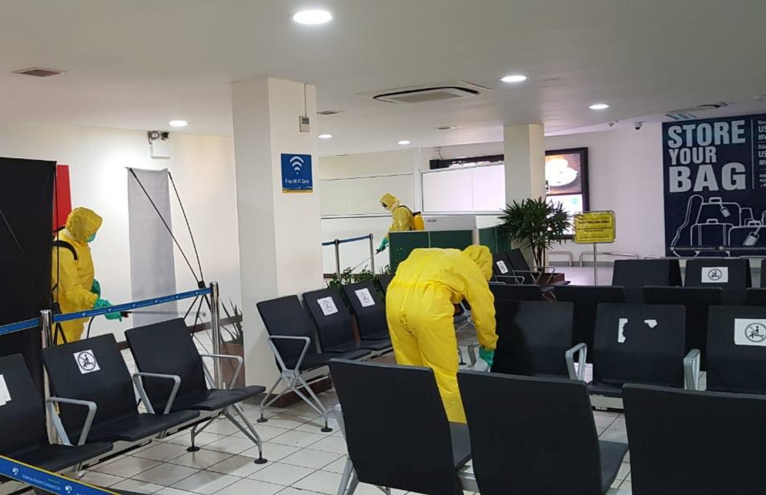 އެއާޕޯޓުގެ ގޮޑިތައް ޑިސްއިންފެކްޓް ކުރަނީ-ފޮޓޯ:އެމްއޭސީއެލް