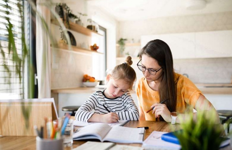 ލޮކްޑައުންގައި ވެސް ގޭގައި ބުރަކޮށް އުޅުނީ އަންހެނުން