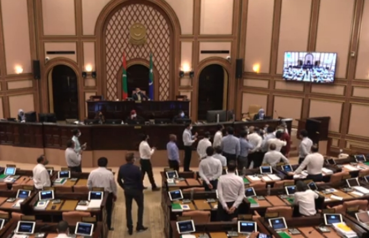 ނައިފަރު ދާއިރާގެ މެމްބަރު ޝިޔާމް ނެރުނު ވަގުތު މަޖިލީހުގެ ނިޒާމު ގެއްލިފައި