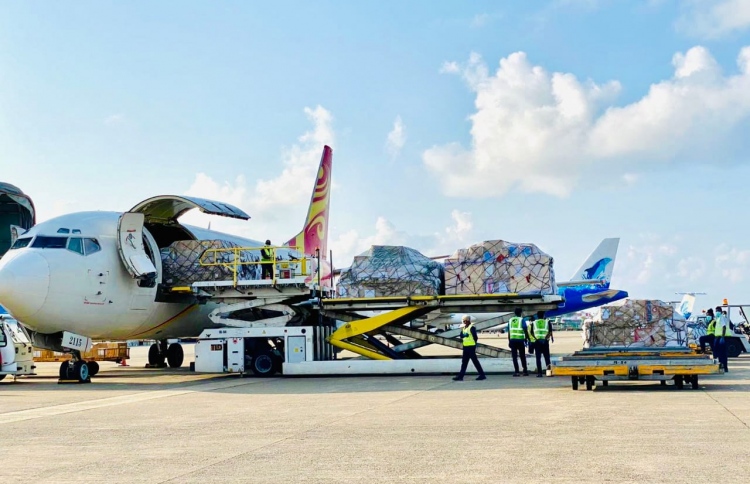 މަރުވެފައި އޮއްވައި ފެނުނީ އެއާޕޯޓުގެ ކޮންސަލްޓަންޓު