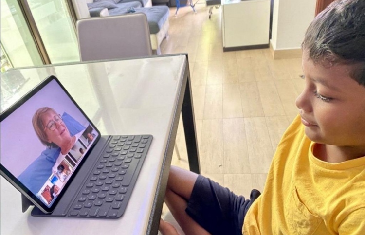 ޓީޗަރުންތަކެއް ކިޔަވައިދޭން ކުރި އަގުހުރި މަސައްކަތް