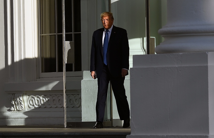 އަޅުގަނޑު ބަންކަރަށް ވަނީ އެތަން ބަލާލަން: ޓްރަމްޕް