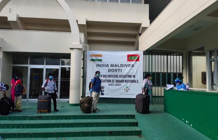 އިންޑިއާގެ އިތުރު 719 މީހަކު ފުރައިފި