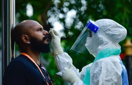 މަގުމަތީގައި ރެންޑަމް ސާމްޕަލް ނަގަނީ.