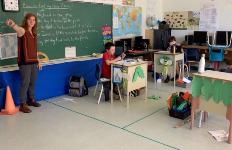 އެންމެ ކުއްޖަކާ ހެދި ކްލާހުގެ ހުރިހާ ކުދިންނަށް ބަލި