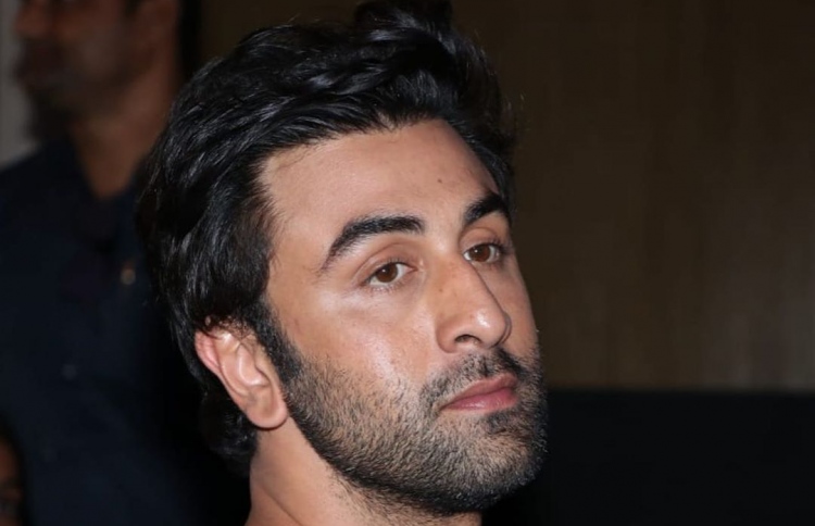 ބޮލީވުޑްގެ ޚަބަރުތައް ކުރުކޮށް