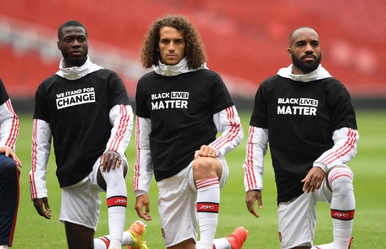 ޖާޒީގައި ނަމުގެ ބަދަލުގައި ރޭސިޒަމާ ދެކޮޅު މެސެޖެއް