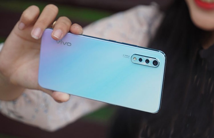 ވީވޯގެ 13،500 ފޯނެއްގައި އައިއެމްއީއައި އެއްގޮތް