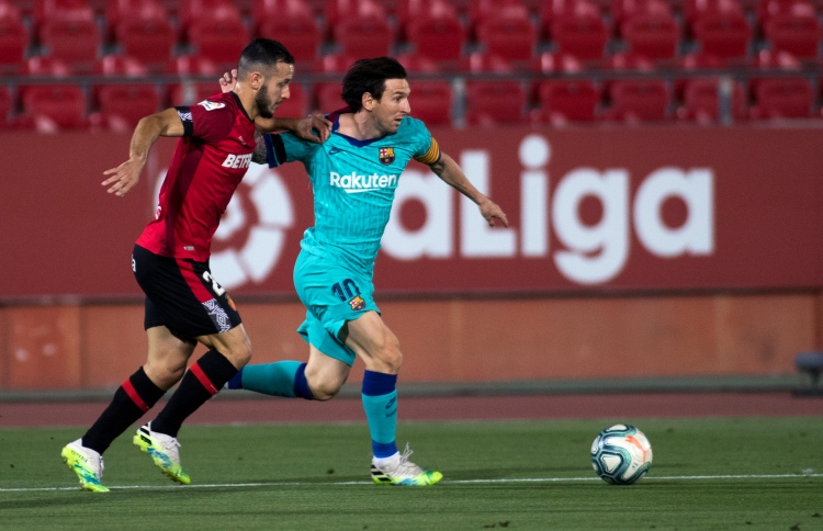 ބާސެލޯނާ އެނބުރި އައި މެޗުގައި މެސީ ތަފާތު ދައްކައިފި