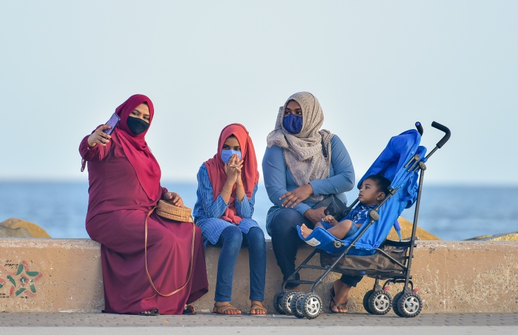 މާސްކު ނާޅާ މީހުން 1،000ރ. އިން ޖޫރިމަނާކުރަނީ