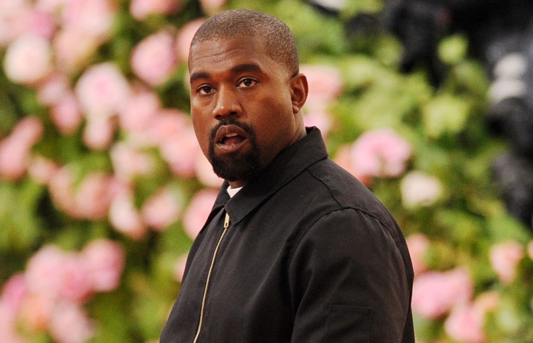 ކަންޔޭ ވެސްޓް ކޮސްމެޓިކް ވިޔަފާރީގެ ތެރެއަށް