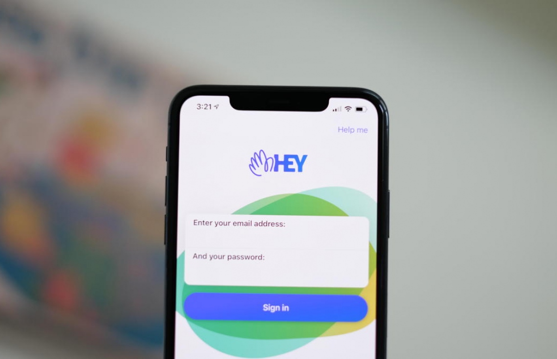 އީމެއިލް އެޑްރެސް ކުރުކޮށްލެވޭ ހިދުމަތެއް