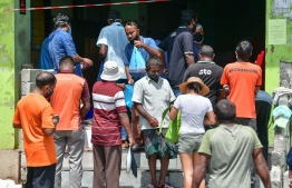 People gathered at the local fish market in capital Male' after the state eased lockdown restrictions in an attempt to transition to the 'new normal'. PHOTO: AHMED AWSHAN ILYAS/ MIHAARU