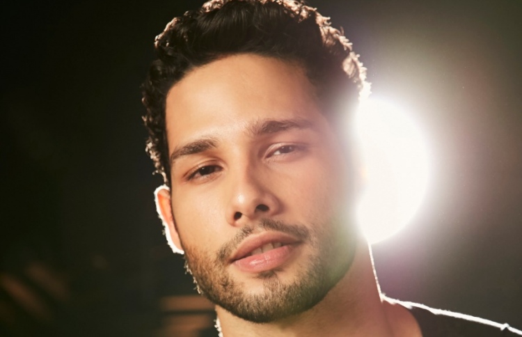 ދީޕިކާއާ އެކު މަސައްކަތްކުރުމަކީ ޝަރަފެއް: ސިދަންތު