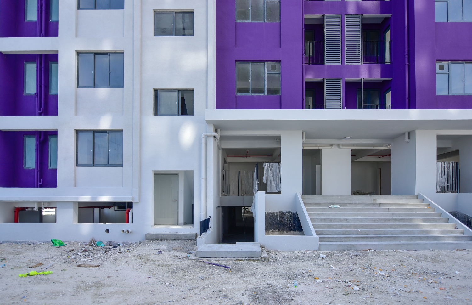 ފޭސްދޭއްގައި އިމާރާތްކޮށްފައިވާ ޓަވަރެއް: ކޮންމެ ފްލޯއެއްގައި 20 ފްލެޓް ހުރޭ. --ފޮޓޯ: އަހްމަދު އަވްޝަން އިލްޔާސް/މިހާރު