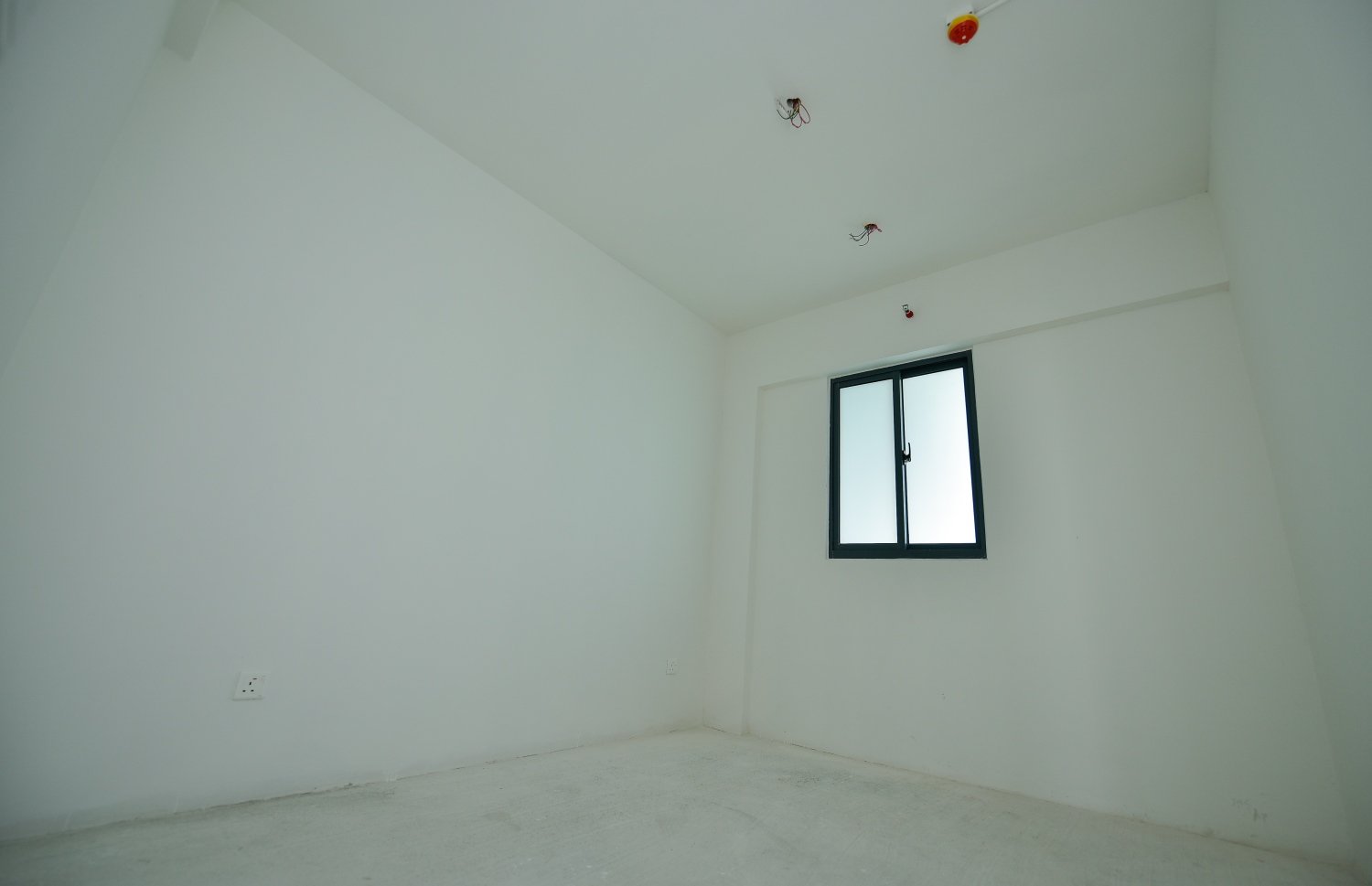 ހިޔާ ފްލެޓުތައް މީޑިއާ އަށް ދައްކާލުން: ފްލެޓުތަކުގެ މަސައްކަތް 90 ޕަސެންޓް ވަނީ ނިމިފައި، މި އަހަރު ފަހުކޮޅު ފްލެޓުގެ ހައްގުވެރިންނަށް ފްލެޓުތައް ހަވާލުކުރެވޭނެ ކަމަށް އެޗްޑިސީން ބުނޭ. ކޮމާޝަލް ކަންތައްތަކަށް ގްރައުންޑް ފްލޯ ހާއްސަކުރުމުން 7،000 ފްލެޓްގެ އަދަދު މިހާރު ވަނީ 6،720 އަށް މަދުވެފައި.-- ފޮޓޯ: އަހުމަދު އަވްޝަން އިލްޔާސް /މިހާރު