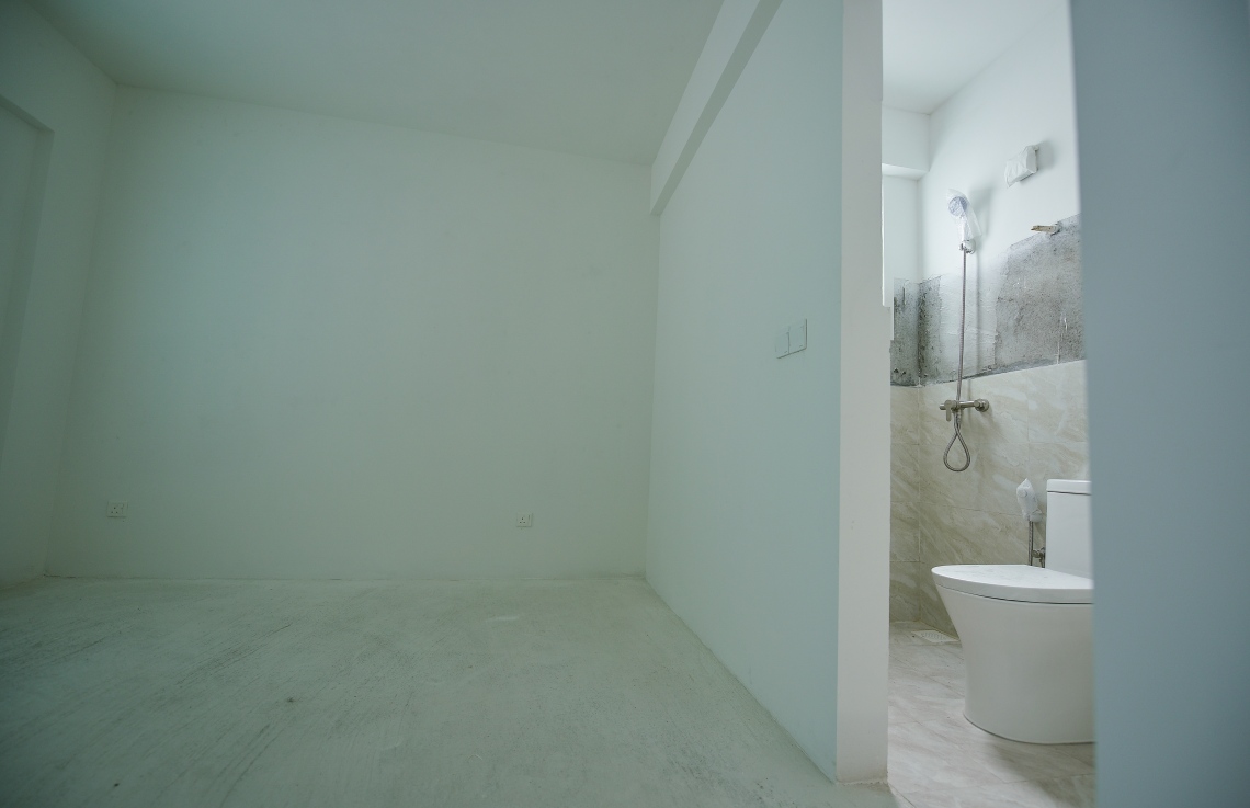 މާލެ: ޖޫން 24، 2020: ހިޔާ ފްލެޓުތައް މީޑިއާ އަށް ދައްކާލުން: ފްލެޓުތަކުގެ މަސައްކަތް 90 ޕަސެންޓް ވަނީ ނިމިފައި، މި އަހަރު ފަހުކޮޅު ފްލެޓުގެ ހައްގުވެރިންނަށް ފްލެޓުތައް ހަވާލުކުރެވޭނެ ކަމަށް އެޗްޑިސީން ބުނޭ. ކޮމާޝަލް ކަންތައްތަކަށް ގްރައުންޑް ފްލޯ ހާއްސަކުރުމުން 7،000 ފްލެޓްގެ އަދަދު މިހާރު ވަނީ 6،720 އަށް މަދުވެފައި.-- ފޮޓޯތައް: އަހުމަދު އަވްޝަން އިލްޔާސް /މިހާރު