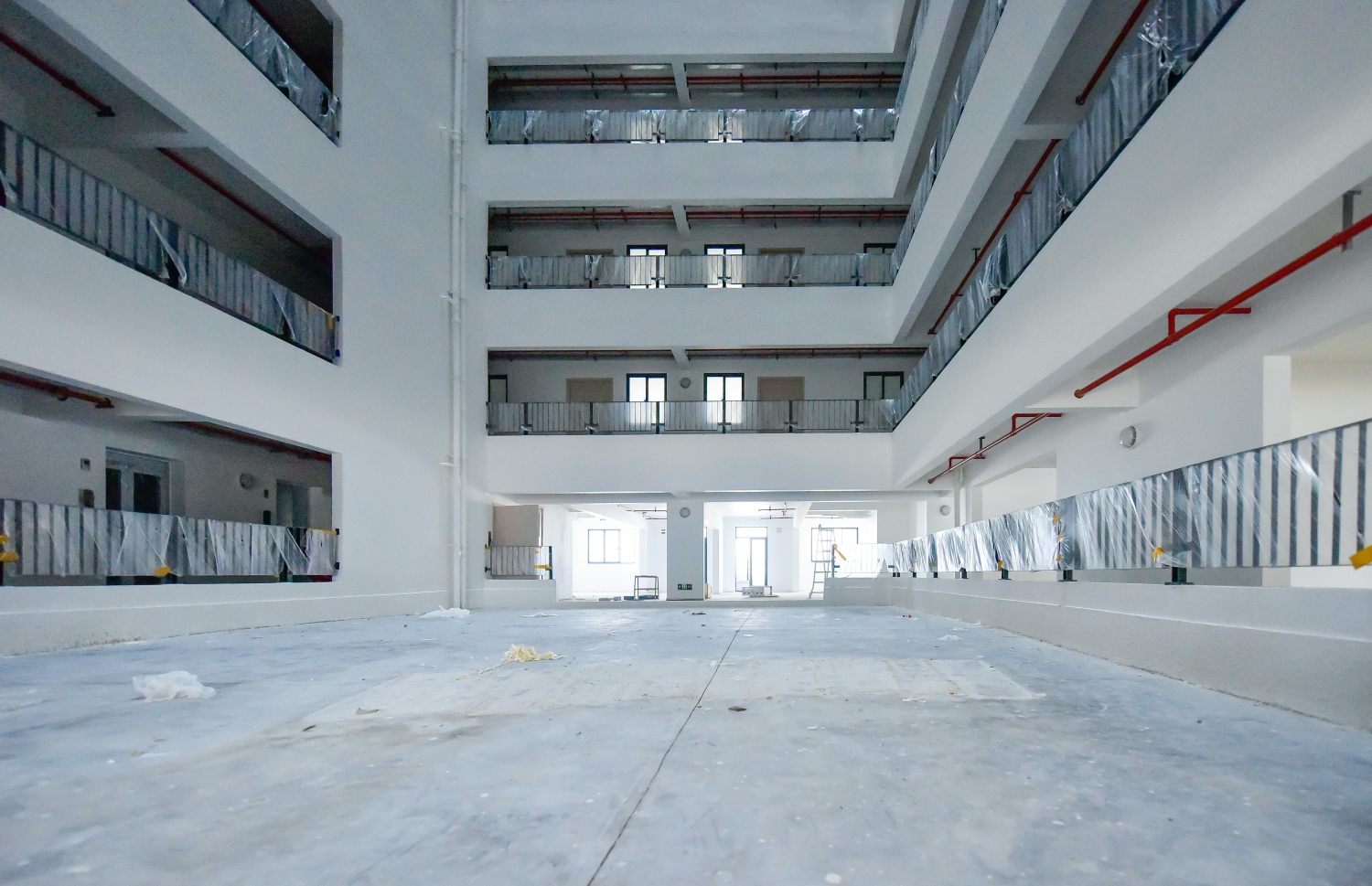 މާލެ: ޖޫން 24، 2020: ހިޔާ ފްލެޓުތައް މީޑިއާ އަށް ދައްކާލުން: ފްލެޓުތަކުގެ މަސައްކަތް 90 ޕަސެންޓް ވަނީ ނިމިފައި،. ފޮޓޯ: އަހުމަދު އަވްޝަން އިލްޔާސް /މިހާރު