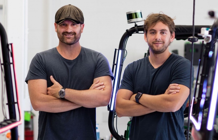 އެމެޒޯން އިން 1.2 ބިލިއަން ޑޮލަރަށް ޒޫކްސް ގަނެފި