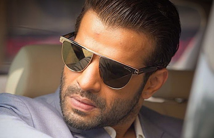 ކަރަން ޕަޓޭލް.