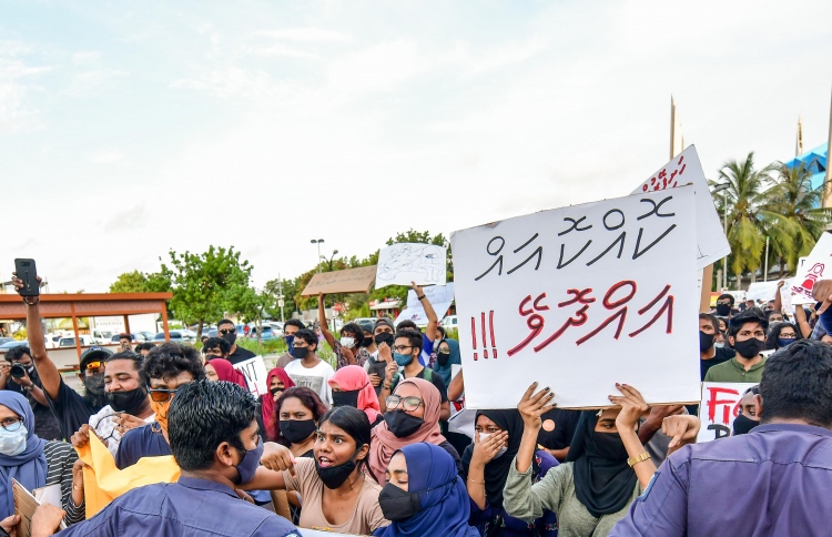 ކުއްޖަކަށް ޖިސްމާނީ އަނިޔާކުރި މައްސަލައެއް ބަލަނީ