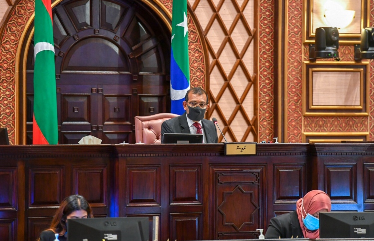 މެމްބަރުންނާ ގުޅޭ "ރެއިޑް"ތަކެއް އެބަ އުޅޭ: ނަޝީދު